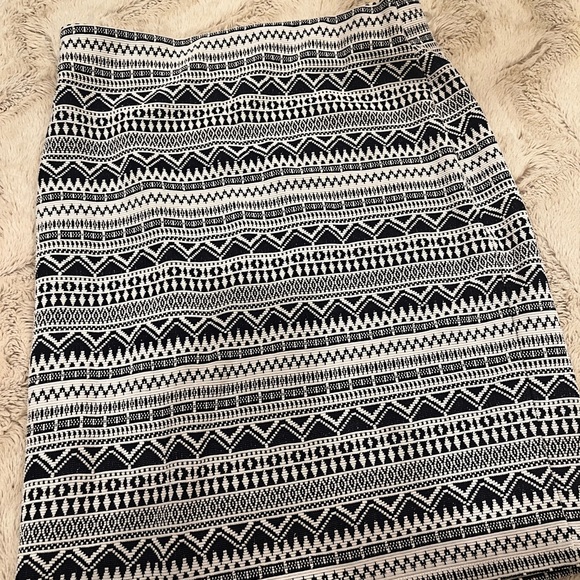 RD Style Skirt, Size XS, Excellent Condition! - Picture 4 of 6